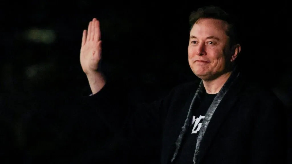 WASHINGTON, DC - MARCH 9: White House Senior Advisor Elon Musk walks to the White House after landing in Marine One on the South Lawn with U.S. President Donald Trump (not pictured) on March 9, 2025 in Washington, DC. Trump was returning to the White House after spending the weekend at Mar-a-Lago, his private club in Florida. Samuel Corum/Getty Images/AFP (Photo by Samuel Corum / GETTY IMAGES NORTH AMERICA / Getty Images via AFP)