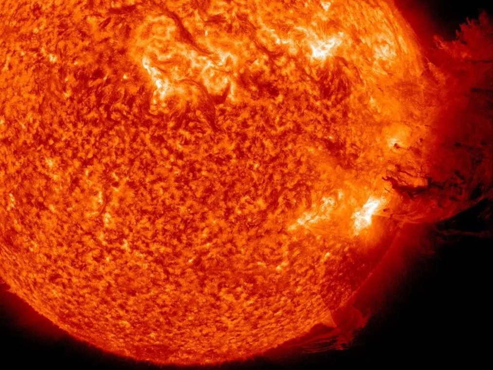 Egy masszívabb napviharnak drámai hatásai lennének a földi technikára.
