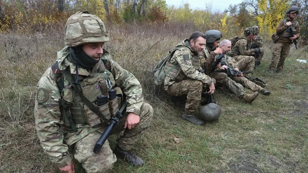 Kilátástalan a helyzet Kupjanszkban, az ukrán katonák tömegesen adják meg magukat
