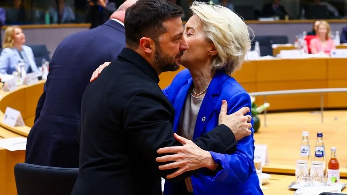 Von der Leyen aranyvécén húzná le a pénzünket - most Orbán Viktor üzent neki