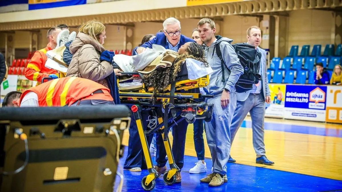 Rosszul lett Szekszárdon egy kosaras, azonnal kórházba kellett szállítani