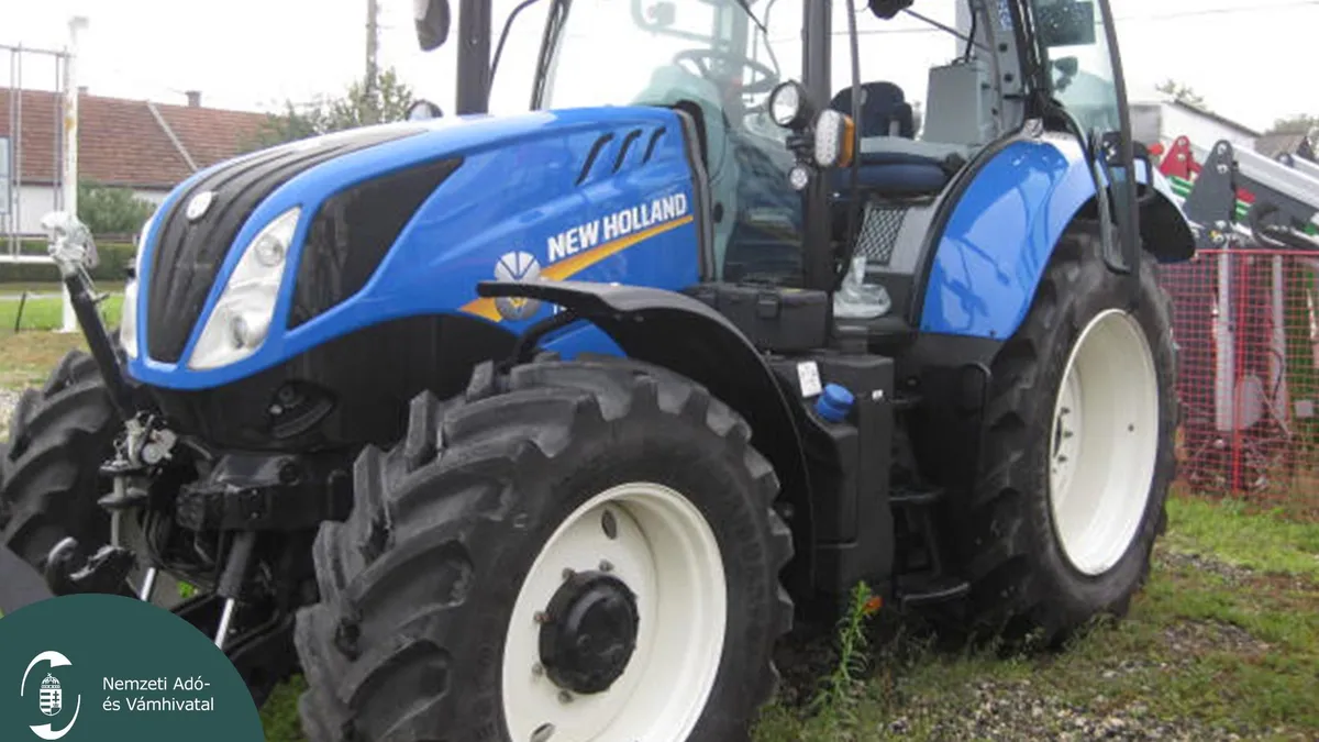 A NAV által közreadott képen az egyik árverésre kínált traktor