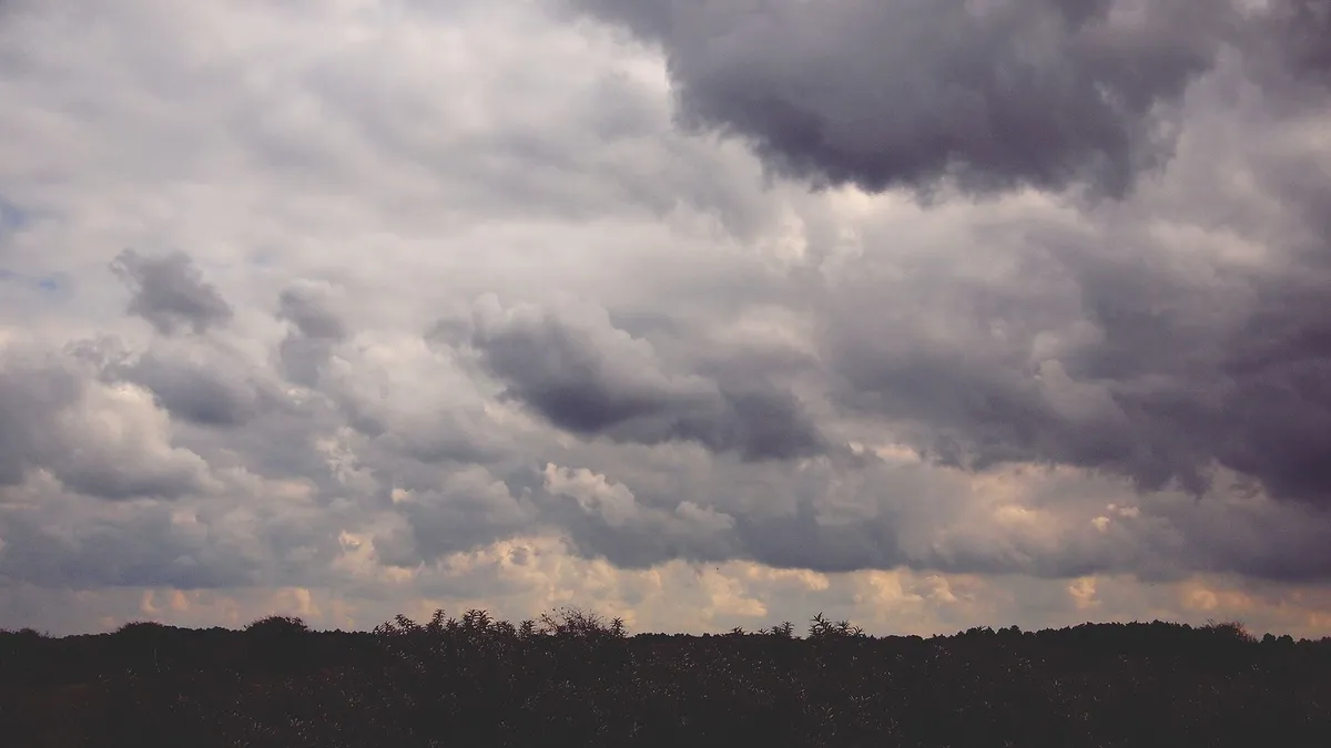Elképesztő, mi közelít felénk: az időjárás estére már országosan romlik!
