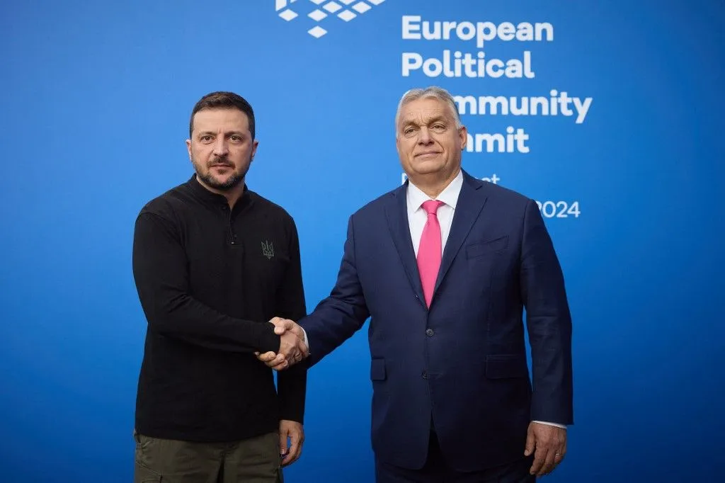 Volodimir Zelenszkij ukrán államfő és Orbán Viktor magyar miniszterelnök (Fotó: AFP)