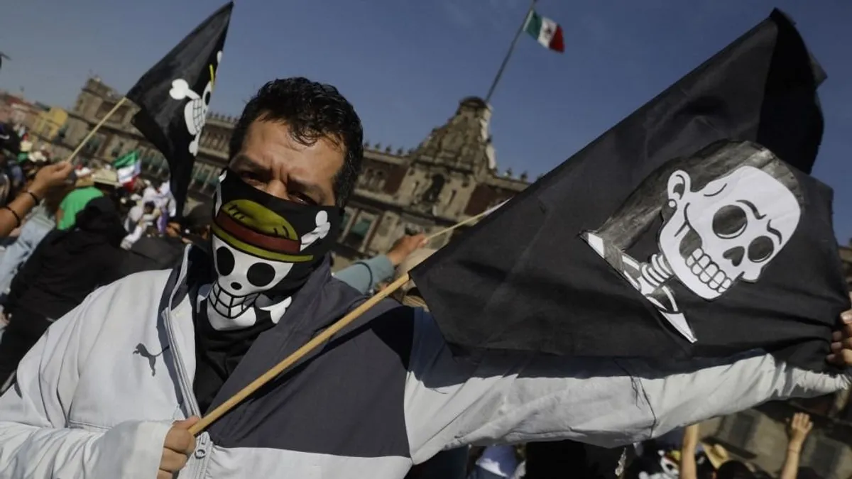 Tüntetők és rendőrök csaptak össze Mexikóvárosban, több mint százan megsérültek