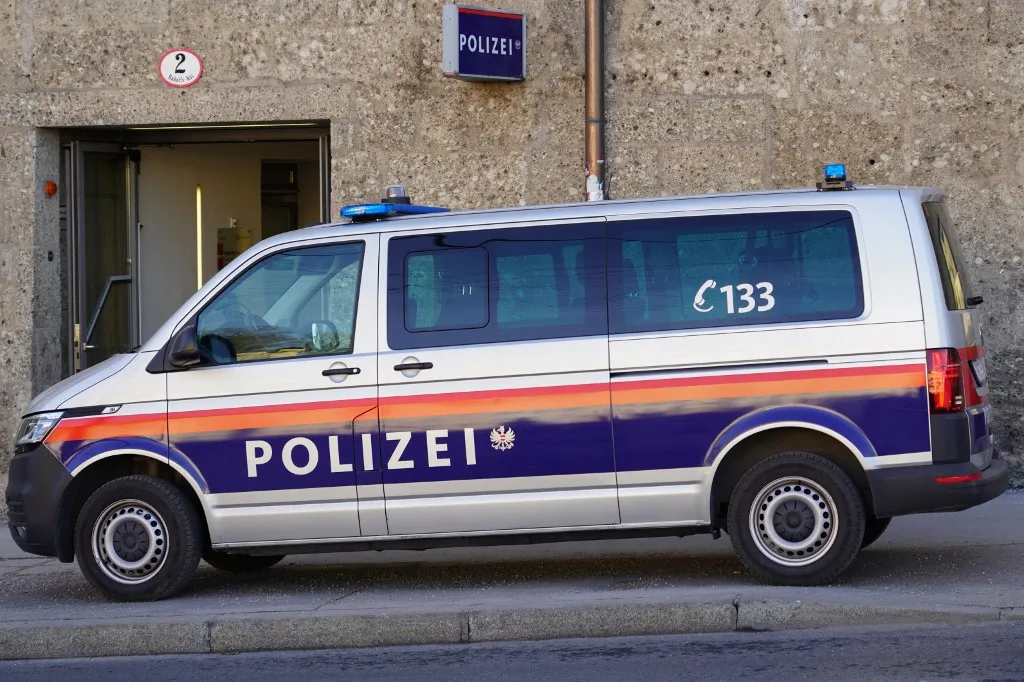 fenyegetés, rendőrség