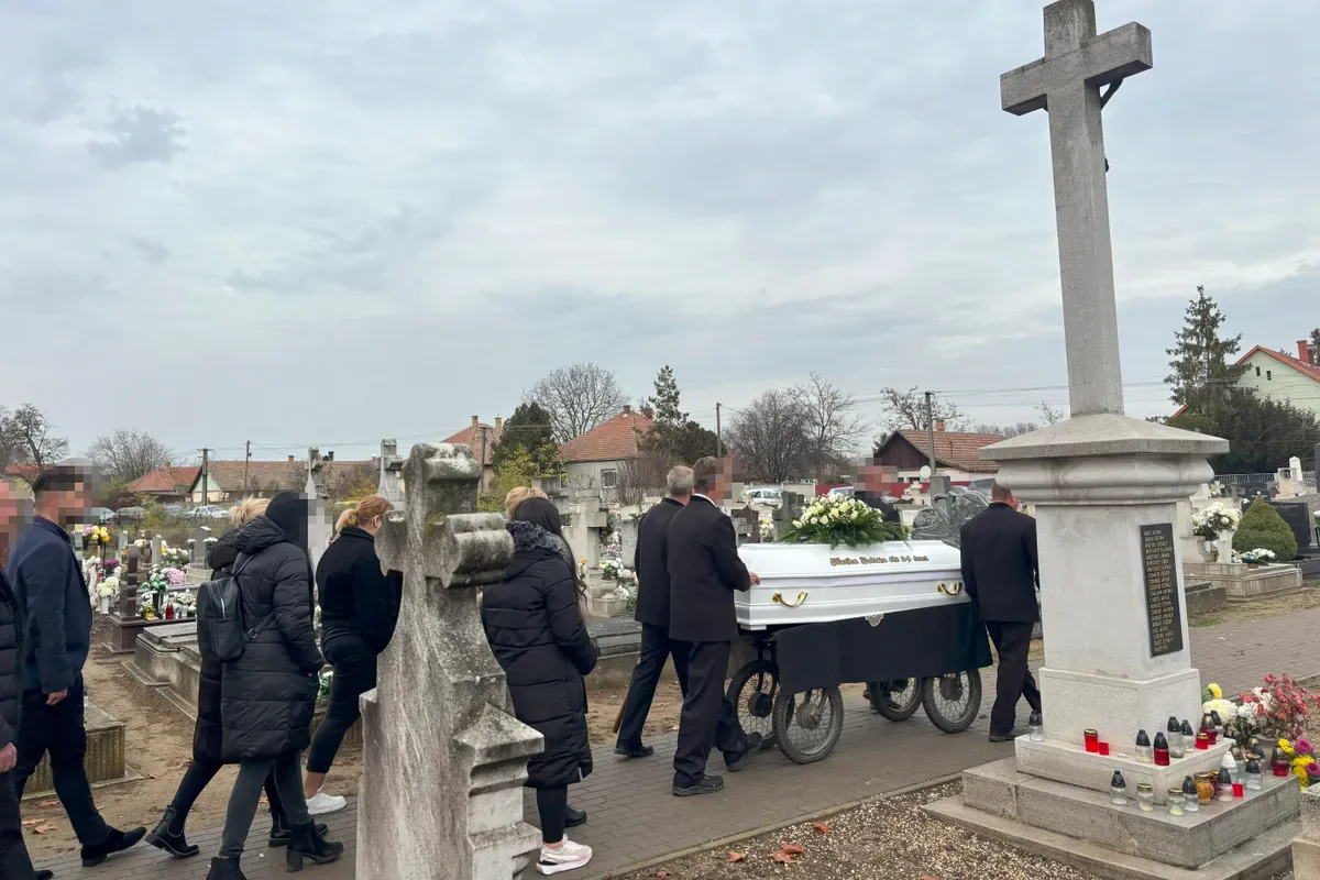 Eltemették a szentmártonkátai vonatbaleset sofőrjét