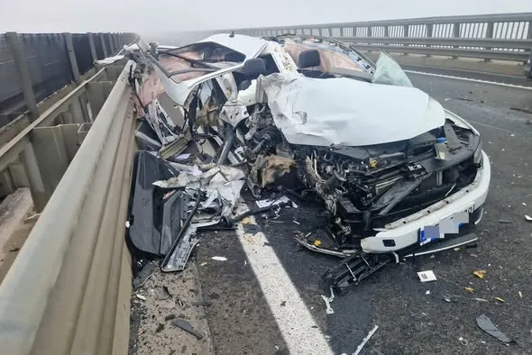 Egy karcolással szállt ki a roncsból a baleset okozója
