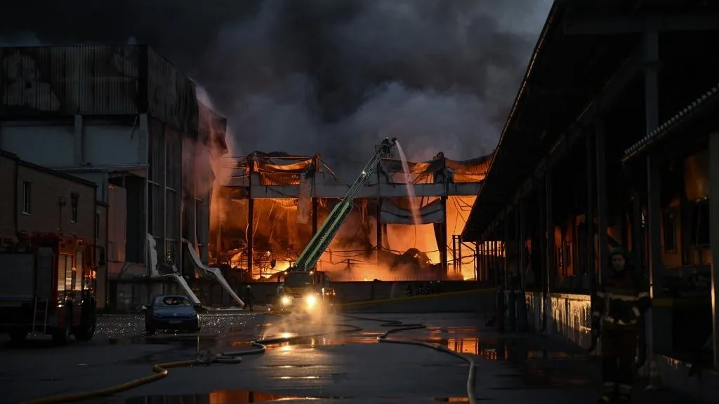 Légiriadót rendeltek el Kijevben és több ukrán megyében – ballisztikus csapástól tartanak