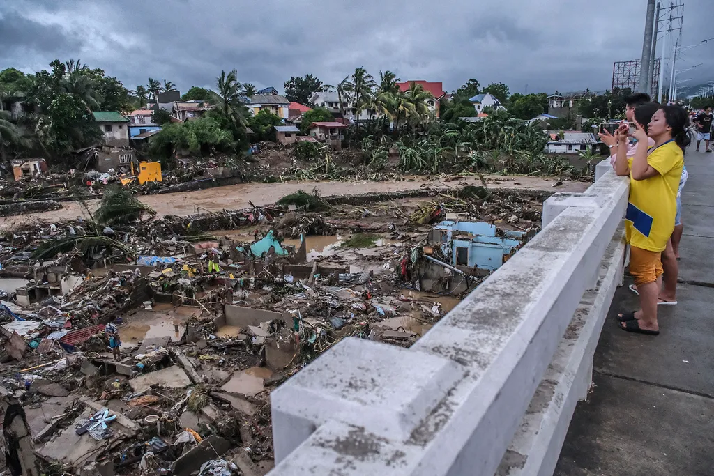Fülöp-szigetek, tájfun, Fülöp-szigetektájfun, Kalmaegi tájfun