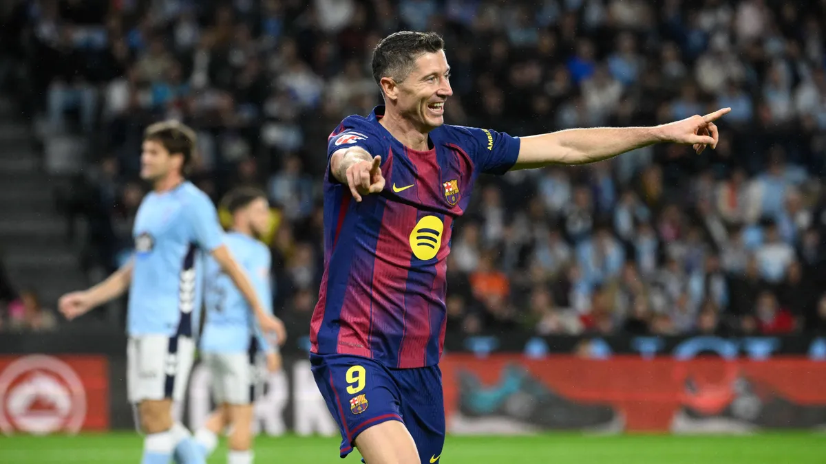 Lewandowski vezérletével őrült meccset nyert a Barcelona