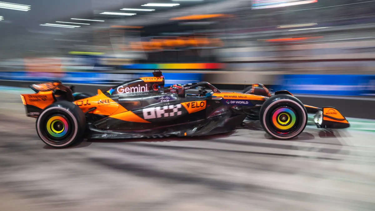 Verstappent a csapattársa is megelőzte, de nem a két McLaren kezdi élről a sprintfutamot