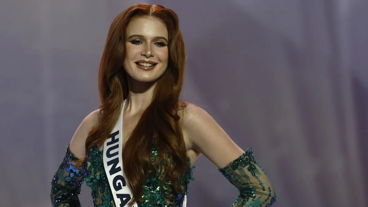 Támadni készülő vadmacskaként vonulnak a kifutón a világ legszebb női – képek