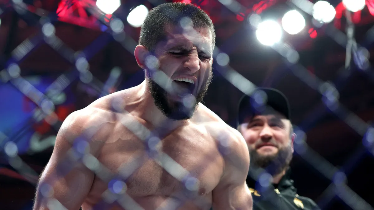 Óriási tömegverekedés New Yorkban, rendőröket is ütöttek a UFC gáláján – videó