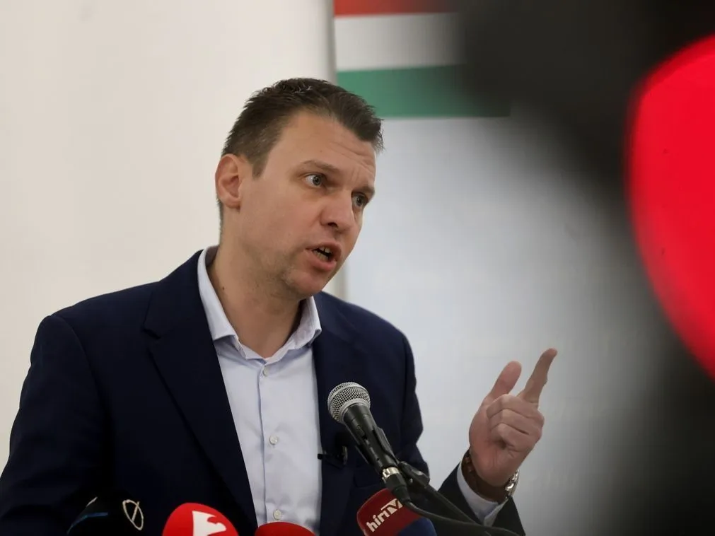 nemzeti konzultáció, Menczer Tamás, a Fidesz–KDNP kommunikációs igazgatója (Fotó: MTI/Vajda János)