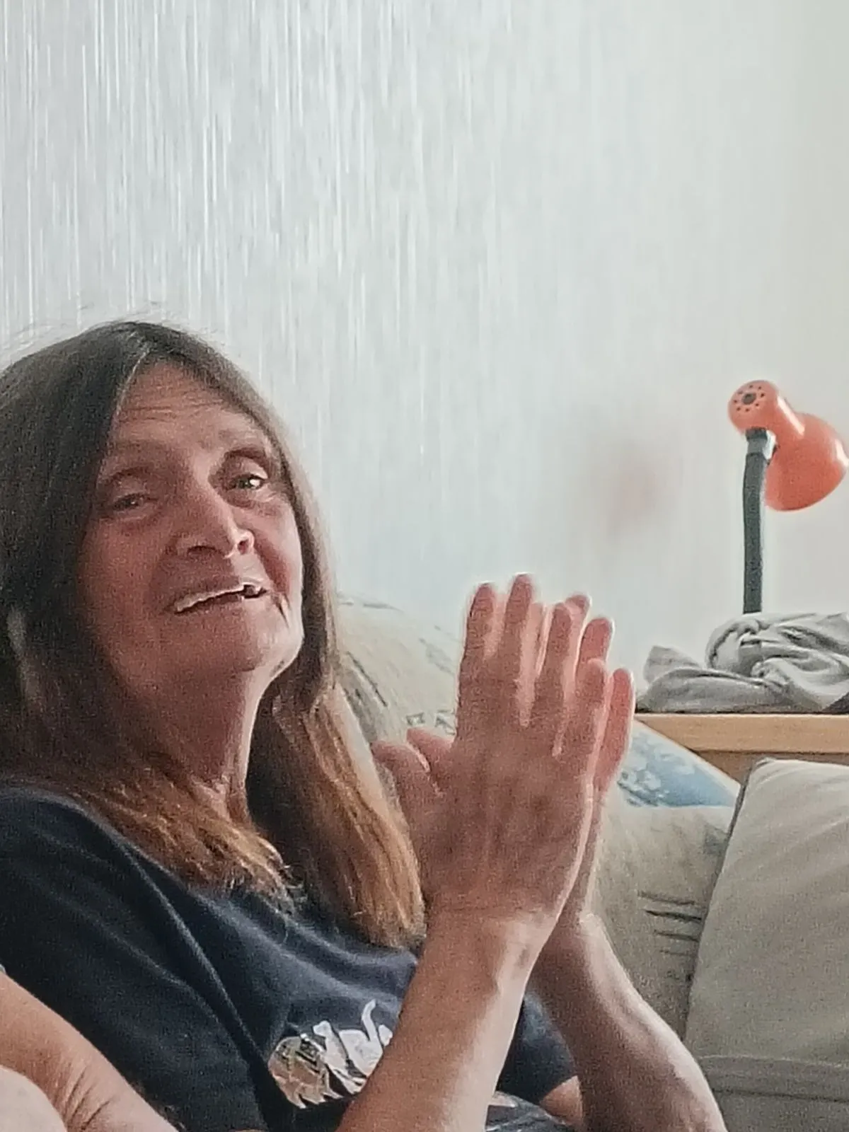 Az eltűnt nő: Csetényi Németh Éva Ilona. Mentőkutyákkal, drónokkal, helikopeterekkel keresik