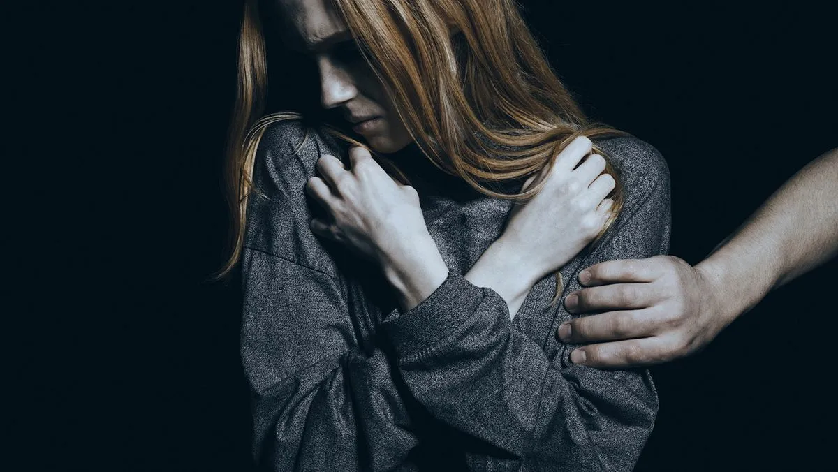 Megvertek és megerőszakoltak egy fiatal lányt (Illusztráció)