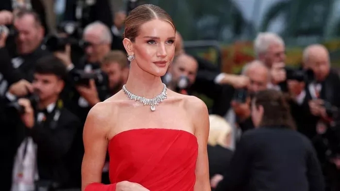 Intim képeket posztolt Jason Statham felesége