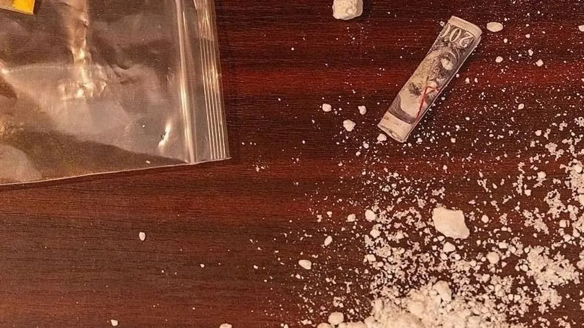 A saját fiukat jelentették fel a szülők, miután otthonról ellopta a családi széfet, hogy drogot vegyen