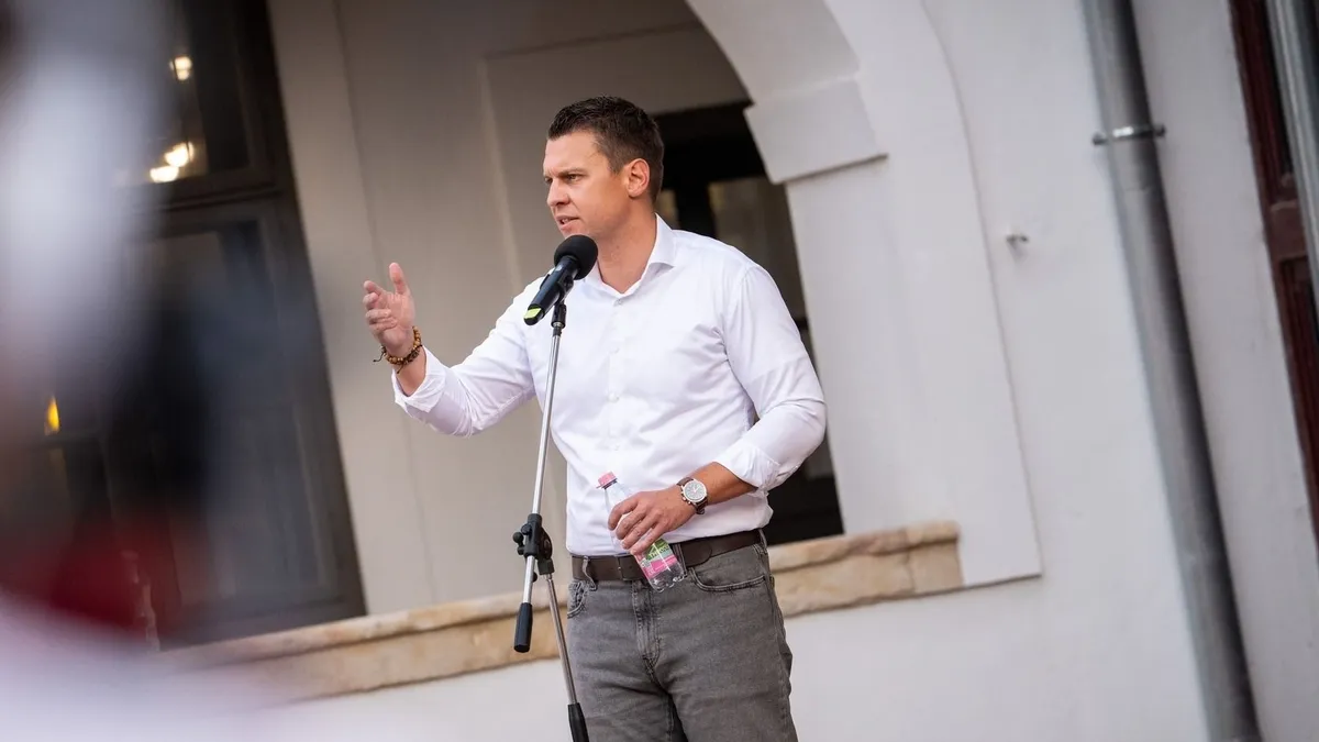 Menczer Tamás kemény üzenetet küldött a budapesti ukrán nagykövetnek. 