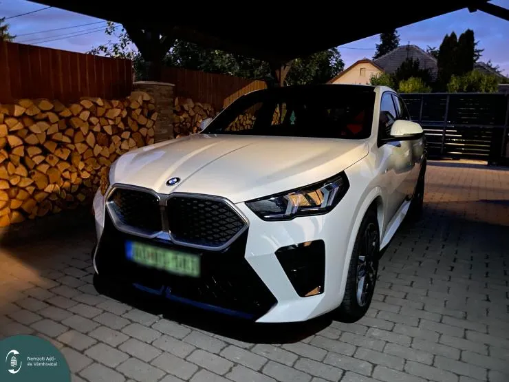 Számos luxus autót foglalt le a NAV, mikor lecsapott a számlagyárosokra