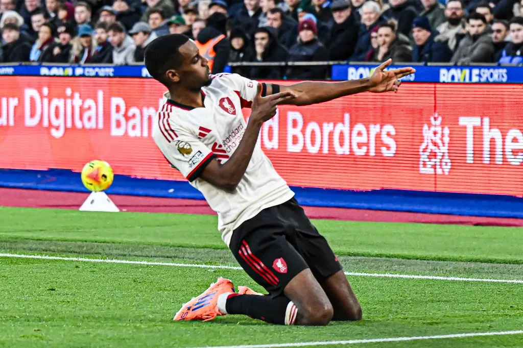 Alexander Isak of Liverpool celebrates after scoring the team's first goal during the Premier League match between West Ham United and Liverpool at the London Stadium in Stratford, England, on November 30, 2025. (Photo by Kevin Hodgson/MI News/NurPhoto) (Photo by MI News / NurPhoto via AFP)