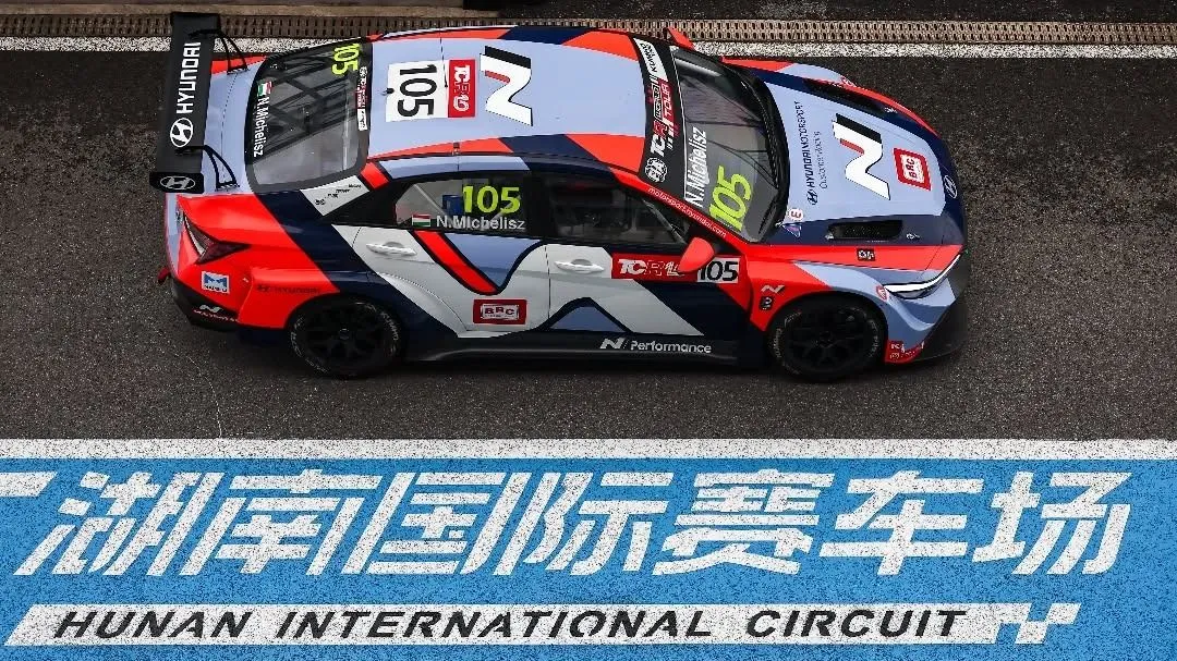 Michelisz Norbert dobogóra állt Kínában