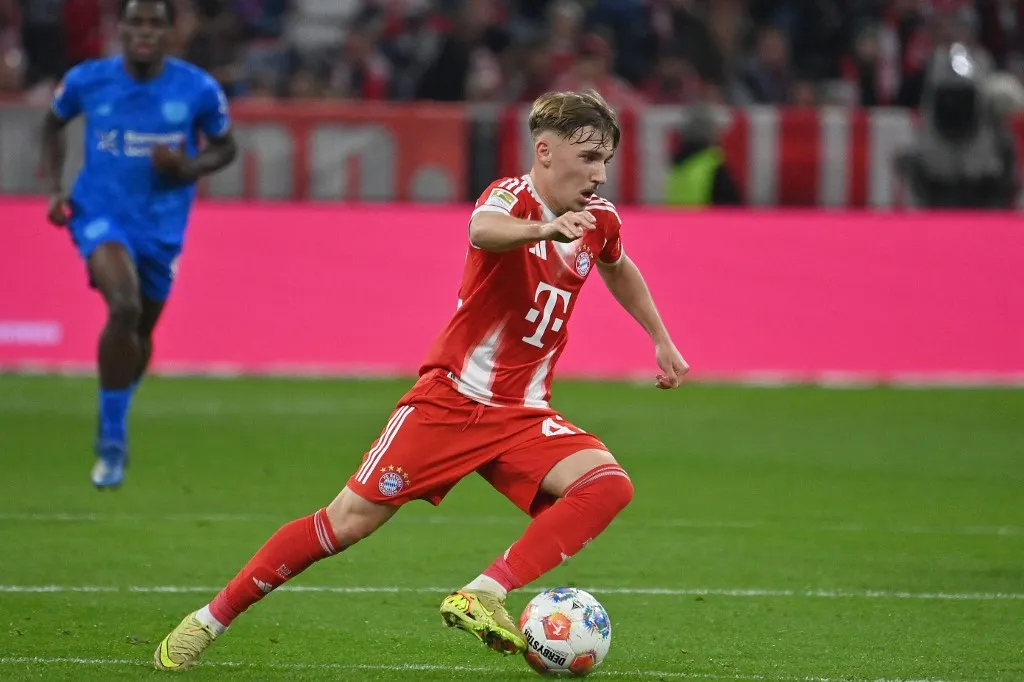 Lennart Karl (FC Bayern Munich), action shot, single shot, single image, cutout, full body shot, full figure, football, 1st Bundesliga season 2025/2026, 9th matchday, matchday09 FC Bayern Munich - Bayer 04 Leverkusen 3-0 on 01.11.2025, Allianz Arena? (Photo by Frank Hoermann/SVEN SIMON / SVEN SIMON / dpa Picture-Alliance via AFP)