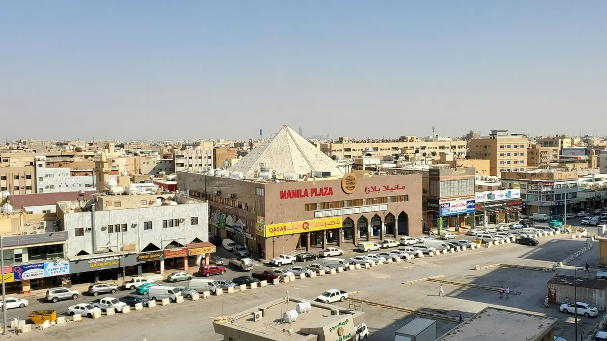 Elképesztő lazítás: két italboltot is nyitna jövőre az olajkirályság