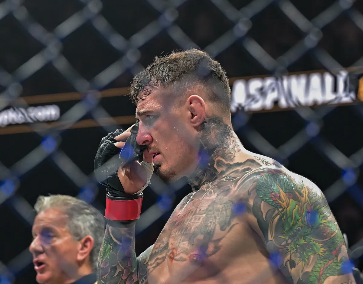 A UFC nehézsúlyú világbajnokának szemébe csúnyán belenyúltak legutóbb