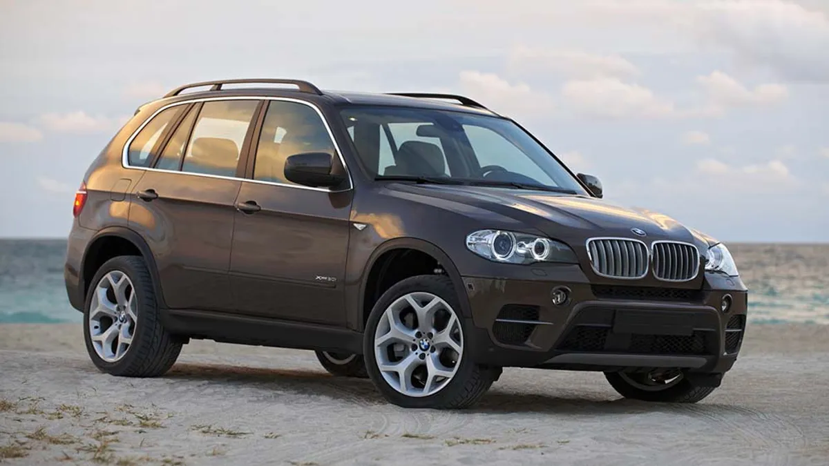 Levágta az ujja végét a BMW-je, egy vagyonnal lesz gazdagabb