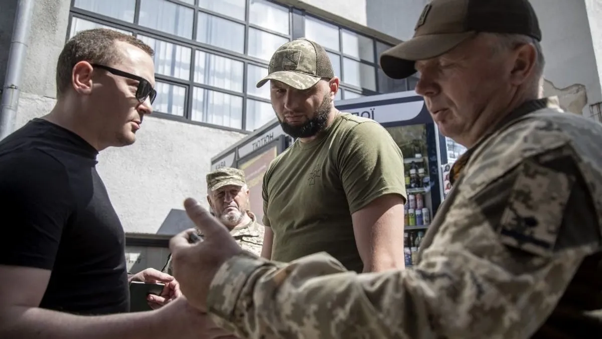 Új szintre lépett a kényszersorozás – civilek álltak ki a fiatal fiúért Hmelnickijben