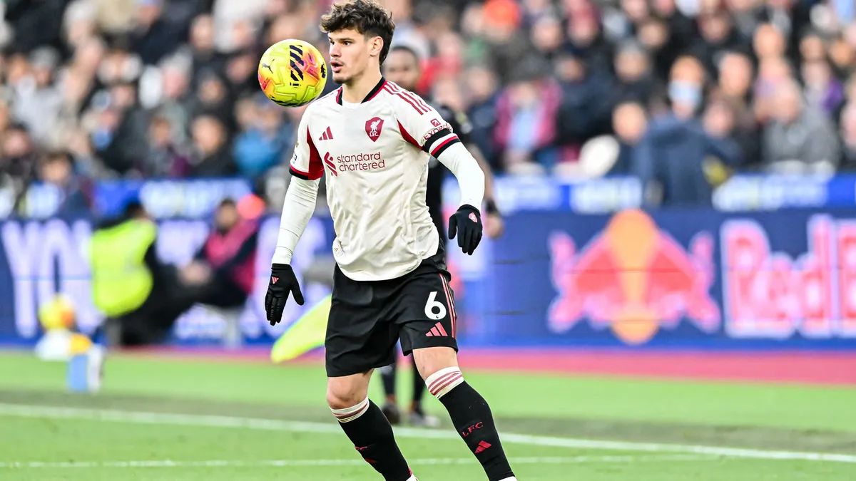 Arne Slot őszintén vallott: ezért cserélte le Kerkez Milost a Liverpool feltámadásán