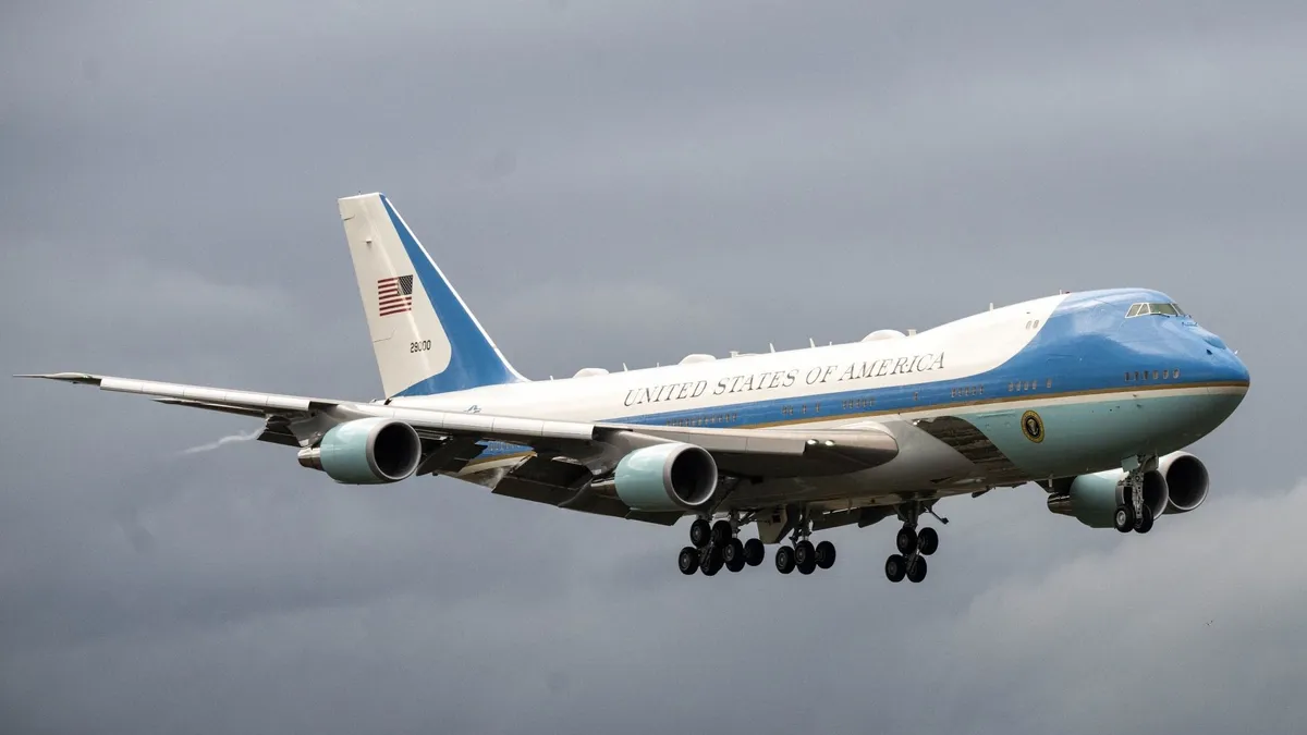 Az Air Force One flottájának egyik Boeing 747-200 jumbo jet típusú repülőgépe Fotó: Los Angeles Daily News via Getty Images/Sarah Reingewirtz