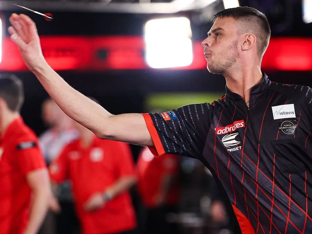 Az angol Dom Taylort kizárták a darts-vb-ről