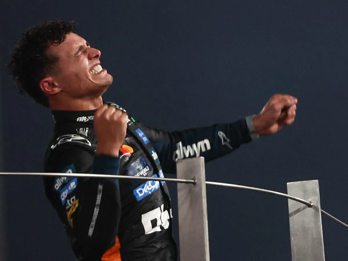 Lando Norris megkapta a Forma-1-es világbajnoki trófeát