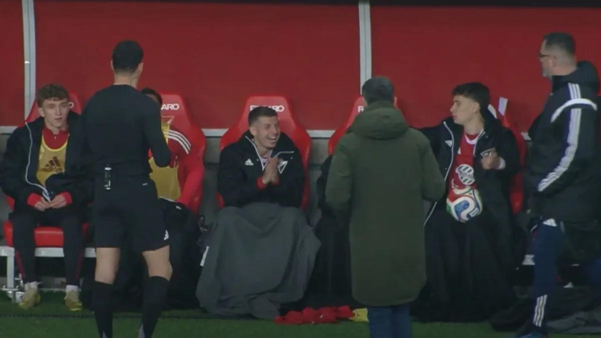 A kispadról állították ki a Debrecen nagyképű játékosát – videó