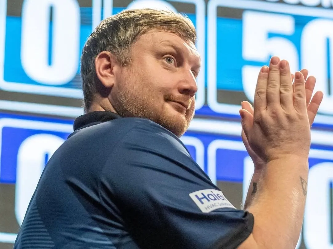 Cameron Menzies a darts-vb-n borult ki