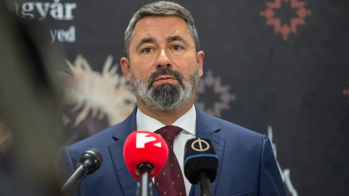 Hidvéghi Balázs: A Tisza Párt brutális megszorítási tervei miatt még fontosabb a részvétel a Nemzeti… Hidvéghi Balázs: A Tisza Párt brutális megszorítási tervei miatt még fontosabb a részvétel a Nemzeti…