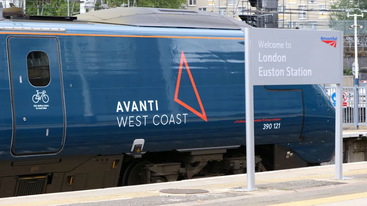 Akkora a felháborodás a szellemvonat miatt, hogy inkább menetrendbe tették