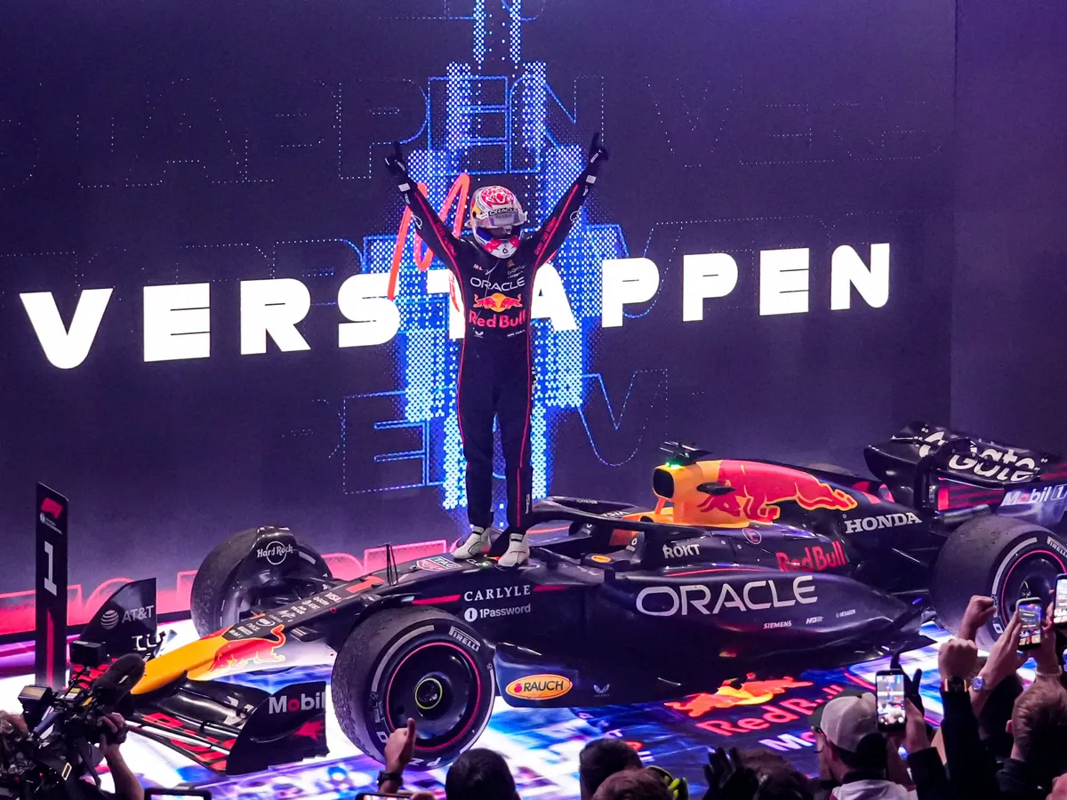 A McLaren újabb elképesztő hibája után még mindig van esélye a világbajnoki címre Max Verstappennek