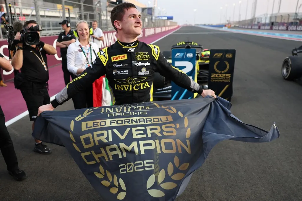 Leonardo Fornaroli a Forma-3 után a Forma-2 bajnoka is lett, de a Forma-1-ben friss McLaren-szerződéssel a birtokában sincs helye