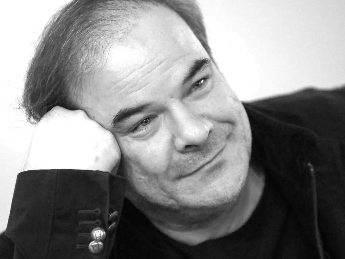 Könnyek között búcsúzik a szakma — mindenkit lesújtott Kálloy Molnár Péter halála.