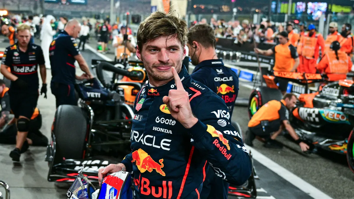 Verstappen megérezte a vérszagot, csak a két McLaren-pilóta megzavarására játszanak
