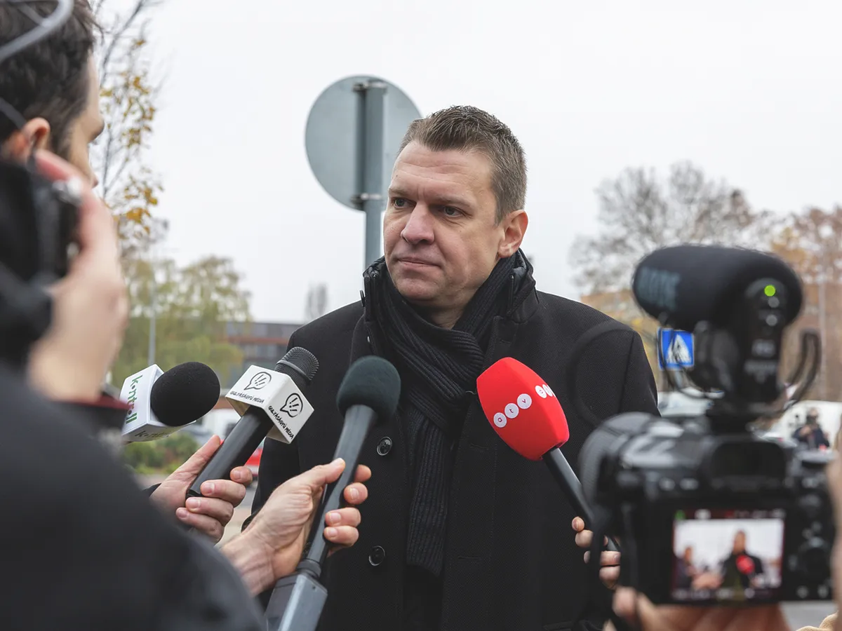 20251115 Győr 
A digitális polgári körök DPK által szervezett első háborúellenes gyűlés
fotó: Mirkó István MI
Magyar Nemzet
képen: Menczer Tamás, a Fidesz-KDNP kommunikációs igazgatója