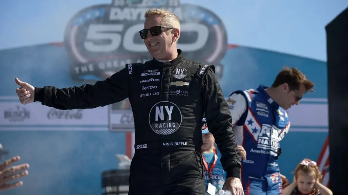 A NASCAR-bajnok és családja is meghalt a megrázó repülőgép-balesetben