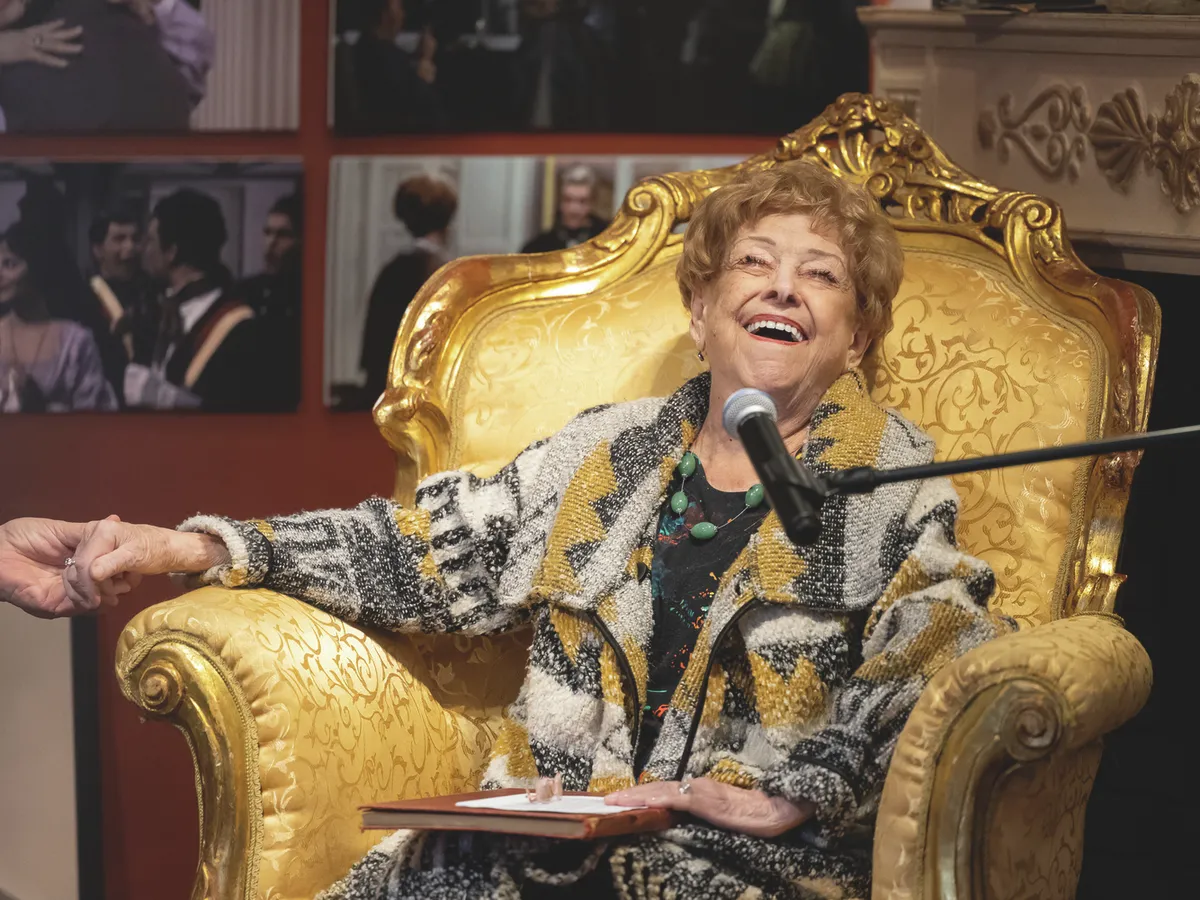 Pásztor Erzsi, PásztorErzsi
20250323 Mohora

Megnyílt a Tolnay Klári Emlékház 25. évada Mohorán. A rendezvényt Pásztor Erzsi, Kossuth-díjas színművész nyitotta meg. A nyitóesemény alkalmával irodalmi esttel emlékeztek meg Jókai Mór születésének 200. évfordulójáról.

Fotó: Vendel Lajos VL Nógrád Megyei Hírlap

Képen: Pásztor Erzsébet,  Kossuth-, Jászai Mari- és Balázs Béla-díjas színművésznő, érdemes művész, a Soproni Petőfi Színház, a Turay Ida Színház és a Halhatatlanok Társulatának örökös tagja