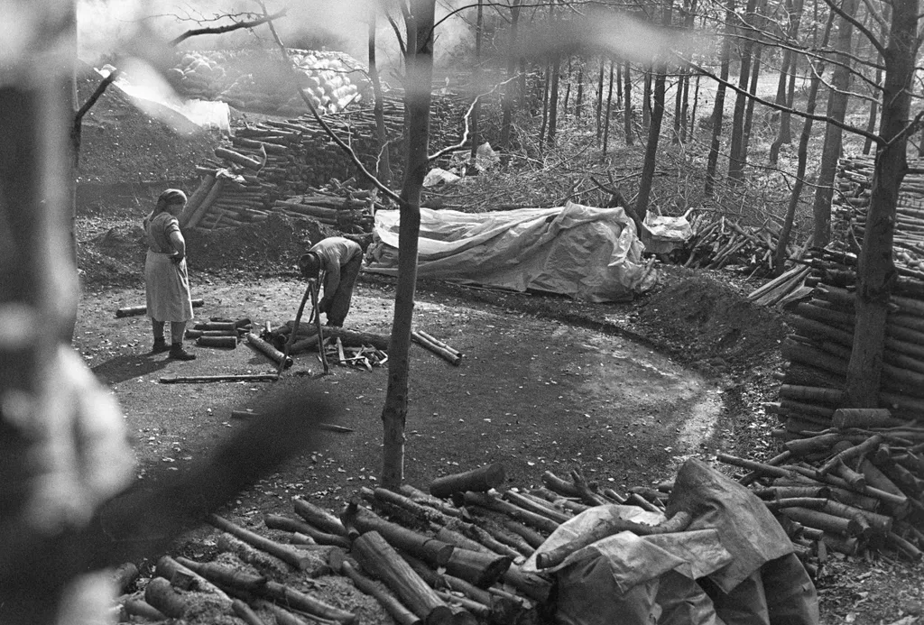 Rejtett világ a Bükk mélyén: megrázó fotók kerültek elő Répáshutáról, Szebeni András, SzebeniAndrás, Fortepan, galéria, 2025