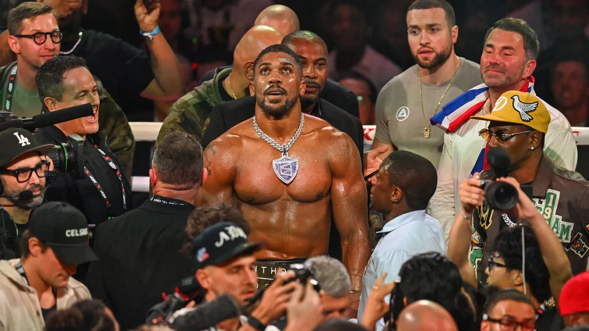 Döbbenetes fotón Jake Paul fogsora, amit szétvert Joshua – kép