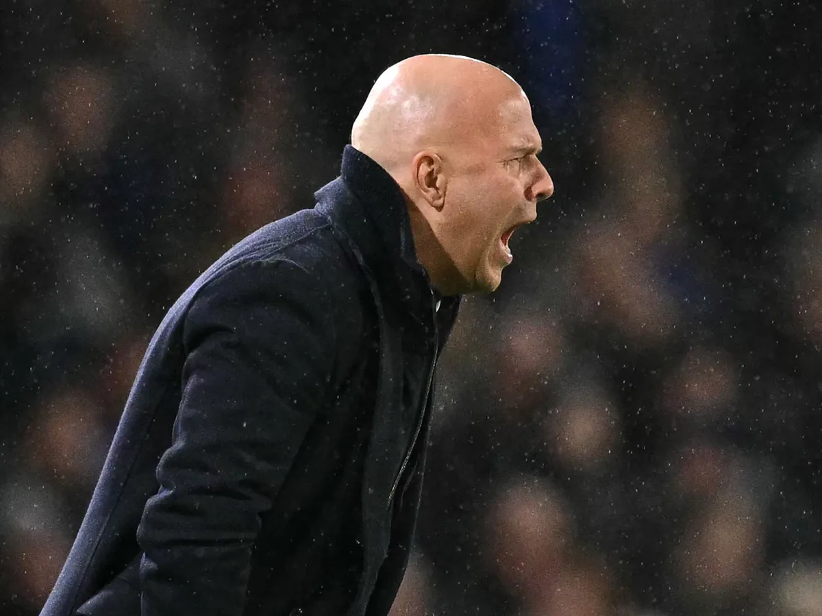 A Liverpool edzője, Arne Slot kellemetlen helyzetbe került